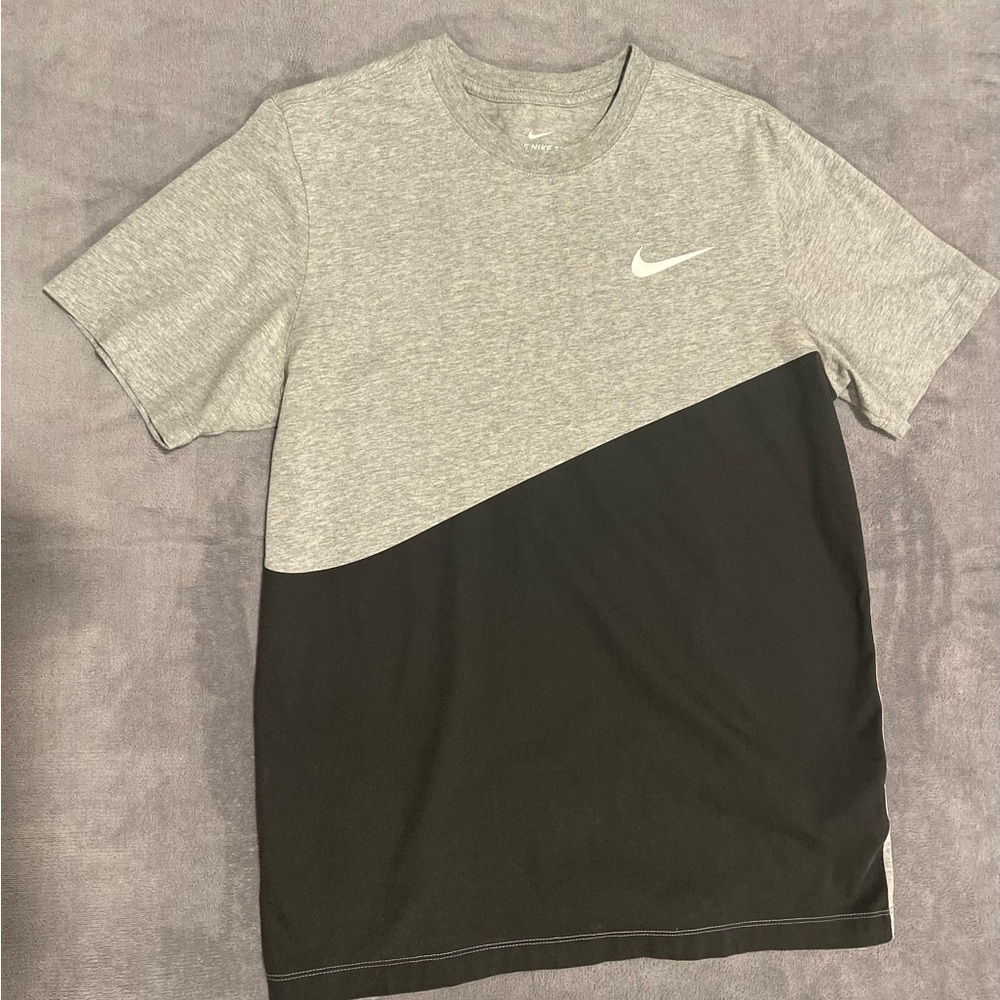 Nike Gray and Black Short Sleeve Tee